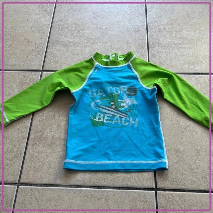 T-shirt, maillot de bain, UV tribord