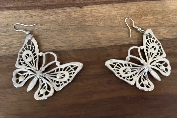 Boucles d'Oreilles Papillons 🦋 - photo numéro 3