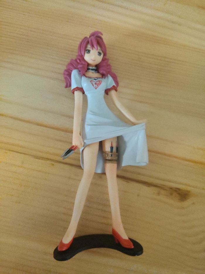Figurine manga anime Emi ISUZU - photo numéro 3
