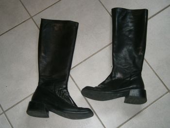 Bottes hautes en cuir noir P38