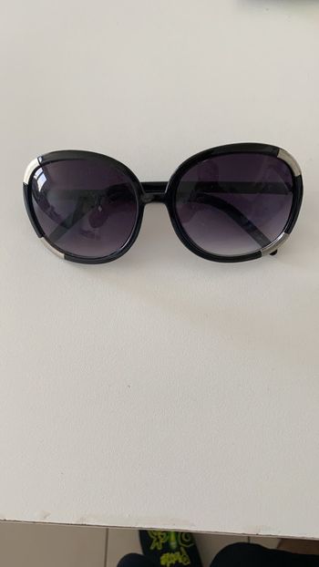 Belle paire de lunette de soleil