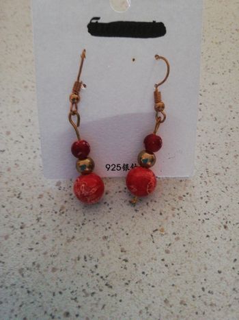 Boucles d oreilles rouges