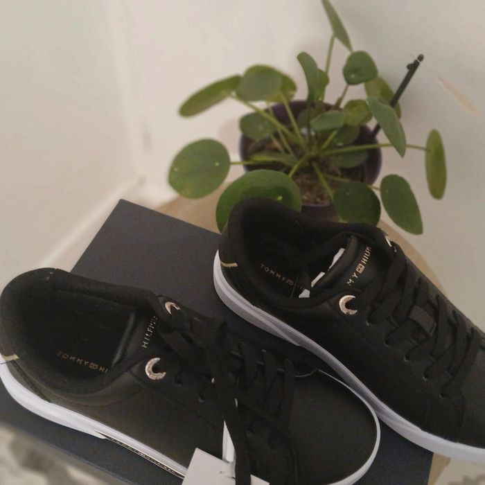 Baskets Tommy Hilfiger taille 36 neuves - photo numéro 3