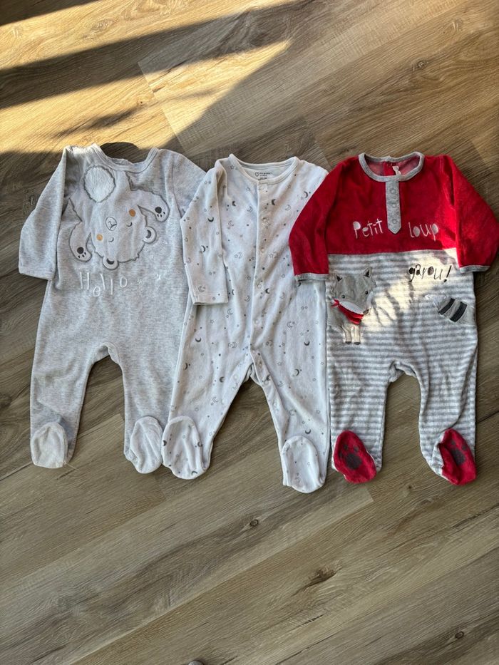 Lot pyjamas garçon taille 12 mois - photo numéro 1