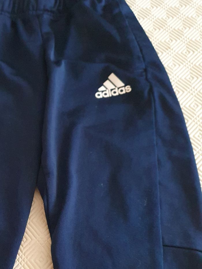 Pantalon Adidas 5/6 ans - photo numéro 2