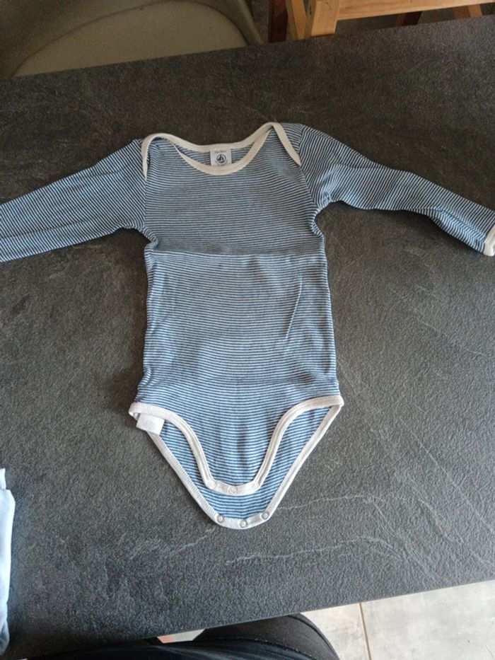 Lot de 1 Bodie + 1 tee shirt de peau ML 24M - photo numéro 2