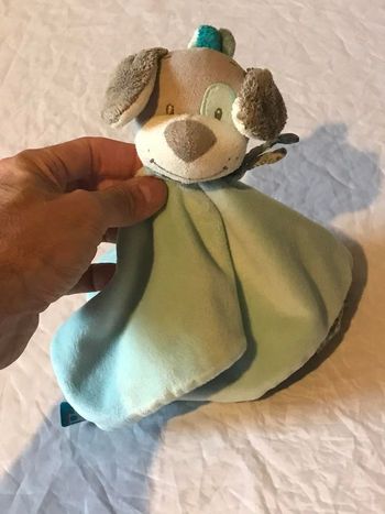 Petit Chiot Chien Gris Doudou Robe Plate Etendue Bleue Animal Faune Peluche Petits Enfants Bébés
