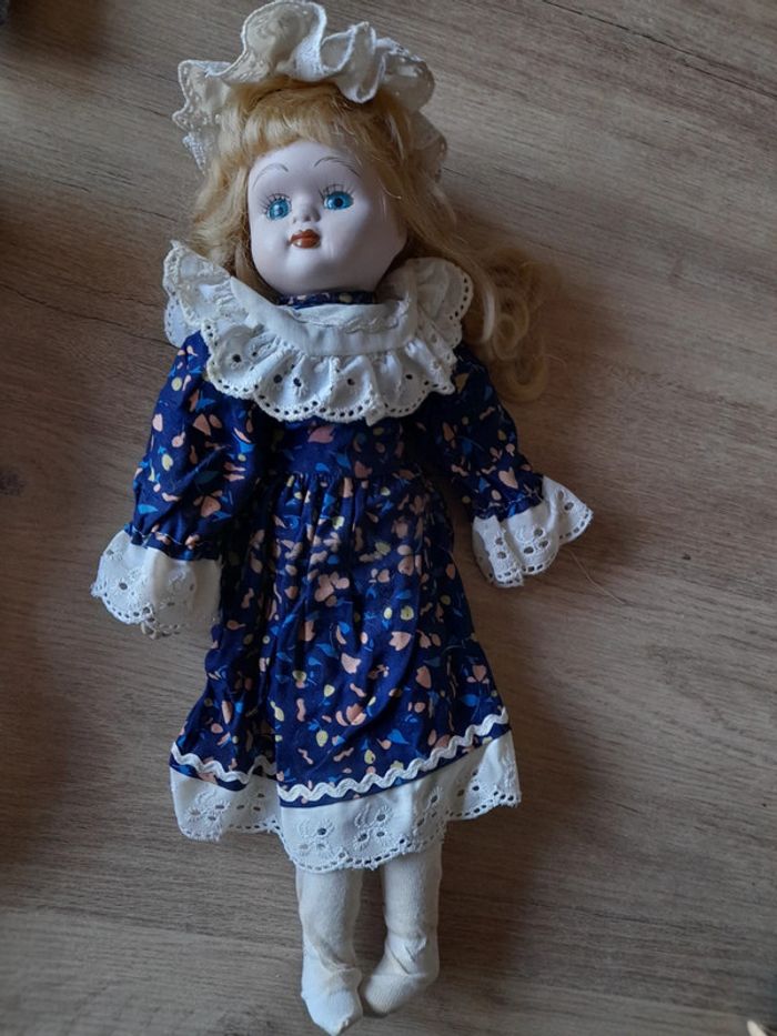 Lot de Poupées en porcelaine - photo numéro 3