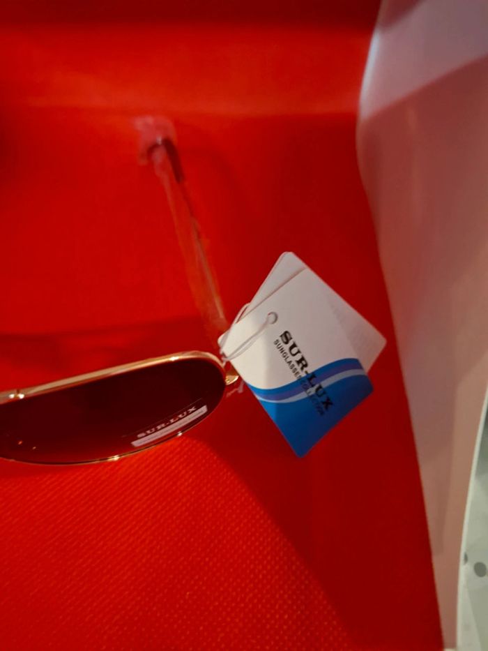 Lunettes de soleil Sur-Lux neuves avec étiquettes protection 400CE verres fumé - photo numéro 4