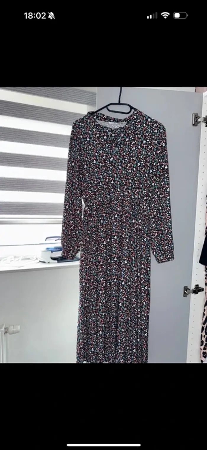 Robe fluide taille 42 neuf - photo numéro 3