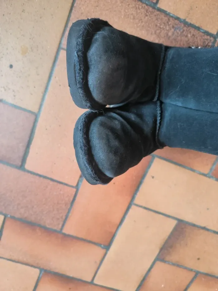 Bottine fourrée UGG pointure 30 - photo numéro 8