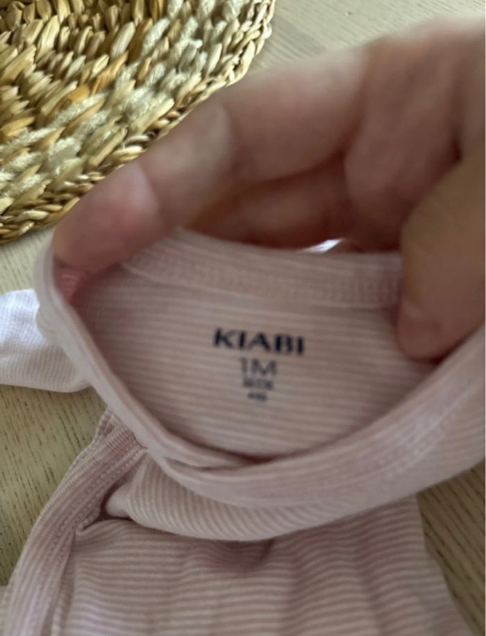 Lot 2 bodies rose kiabi 1 mois 56 cm - photo numéro 2