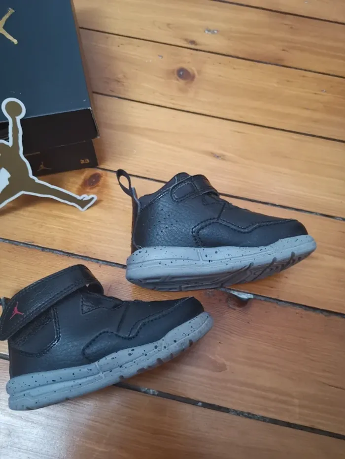 Baskets bébé jordan pointure 21 - photo numéro 4