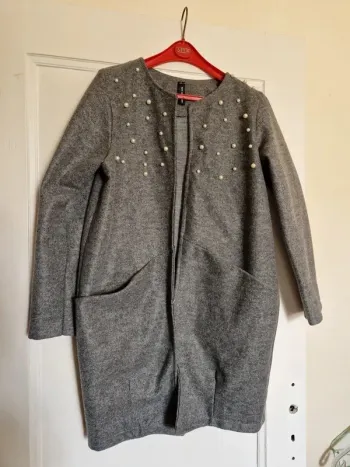 Veste grise moucheté perles nacrées
