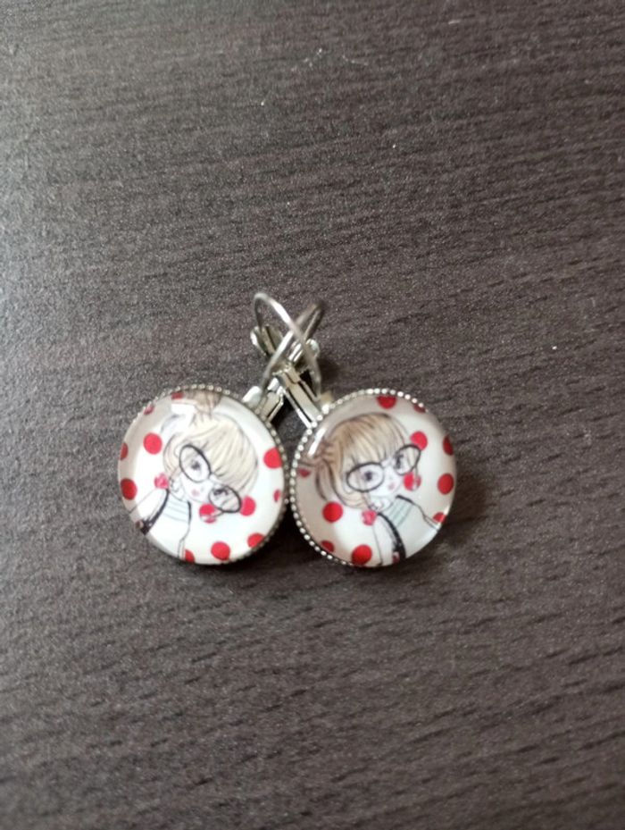 Diverses boucles d'oreilles cabochon