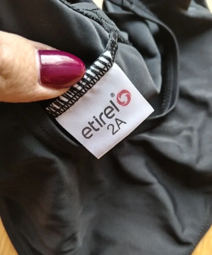 Maillot de bain neuf 2 ans - photo numéro 4