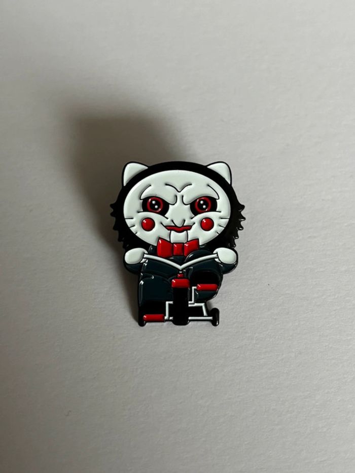 Pins Je veux jouer à un jeu avec une pelote