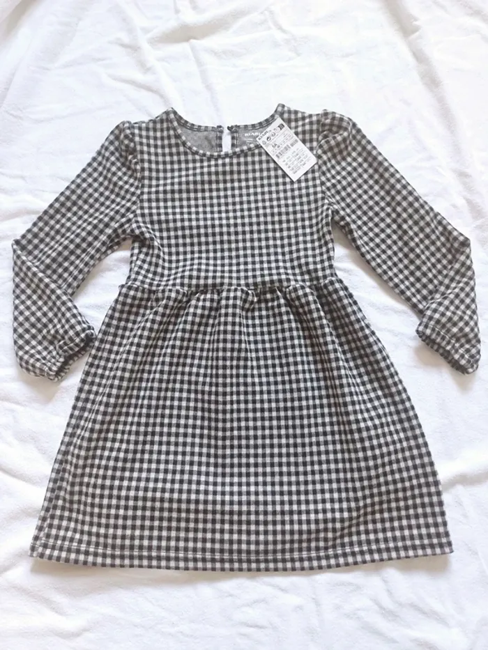Robe Taille 5 ans Neuve - photo numéro 2