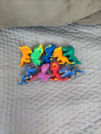 Lot figurines dinausores