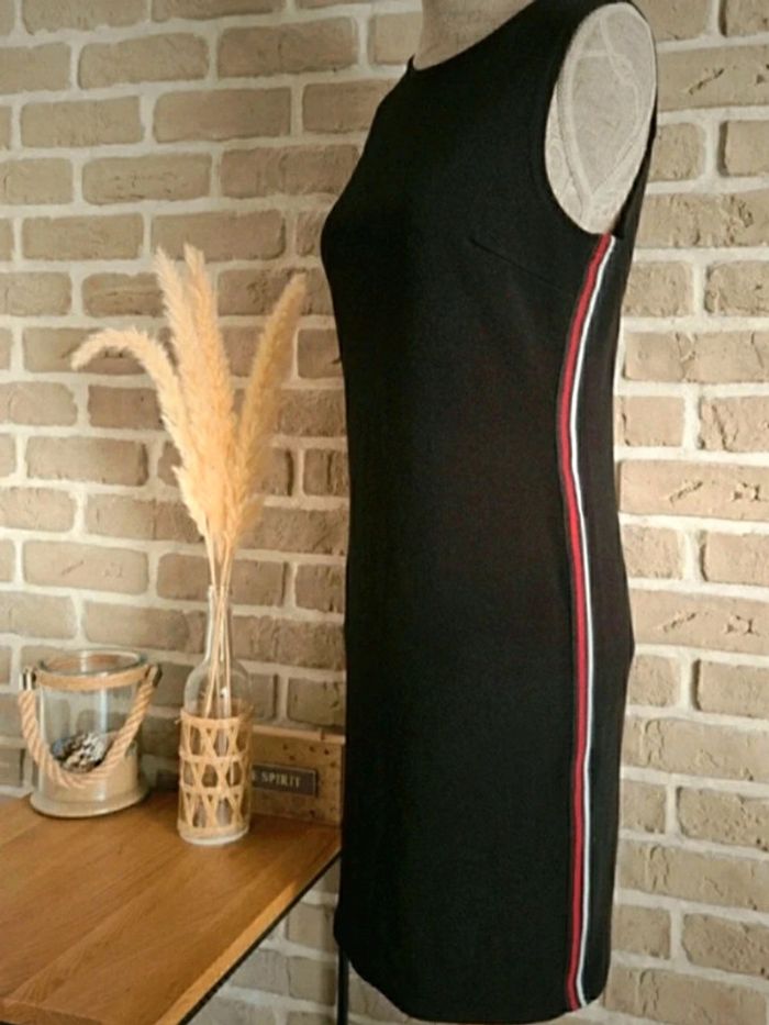 Robe noire sans manches - Primark