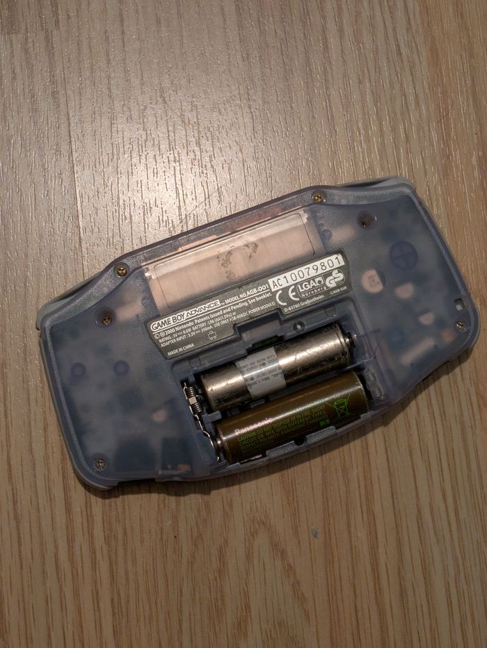 Console Game Boy advance - fonctionne très bien - sans cache pile - photo numéro 2