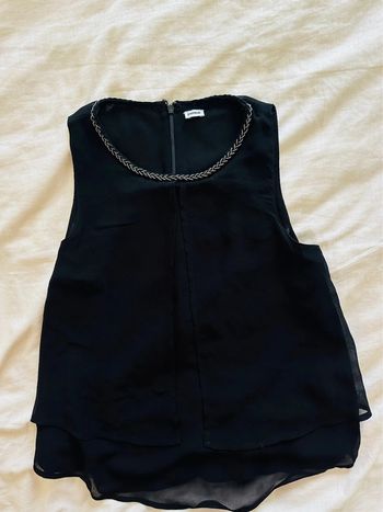 Blouse sans manches col collier