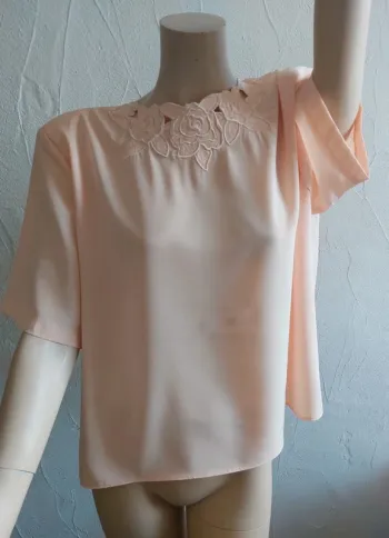Blouse élégante avec dentelle Taille 48