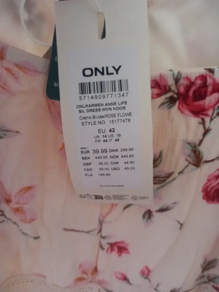 Robe fleurs et dentelles only - photo numéro 6