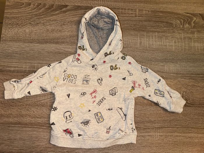 Pull à capuche Zara taille 9-12 mois 80