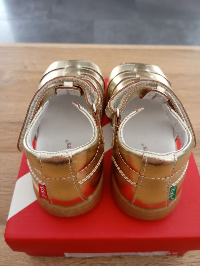 Kickers neuves pour fille en taille 25 - photo numéro 4