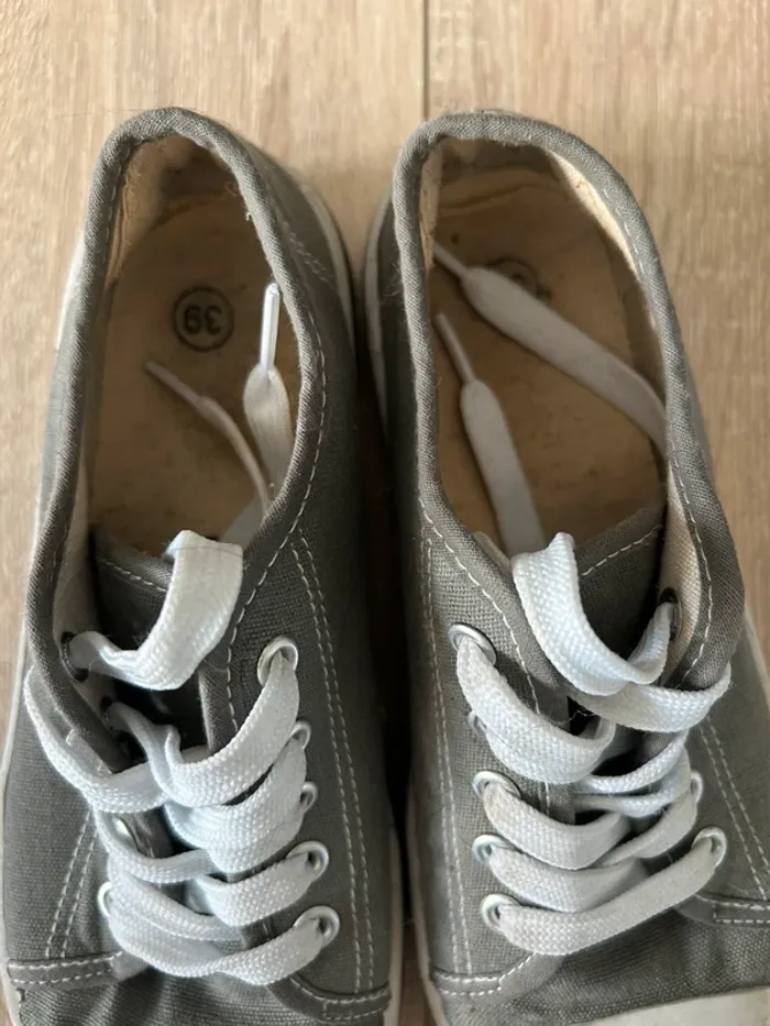 Baskets style Converse - photo numéro 2