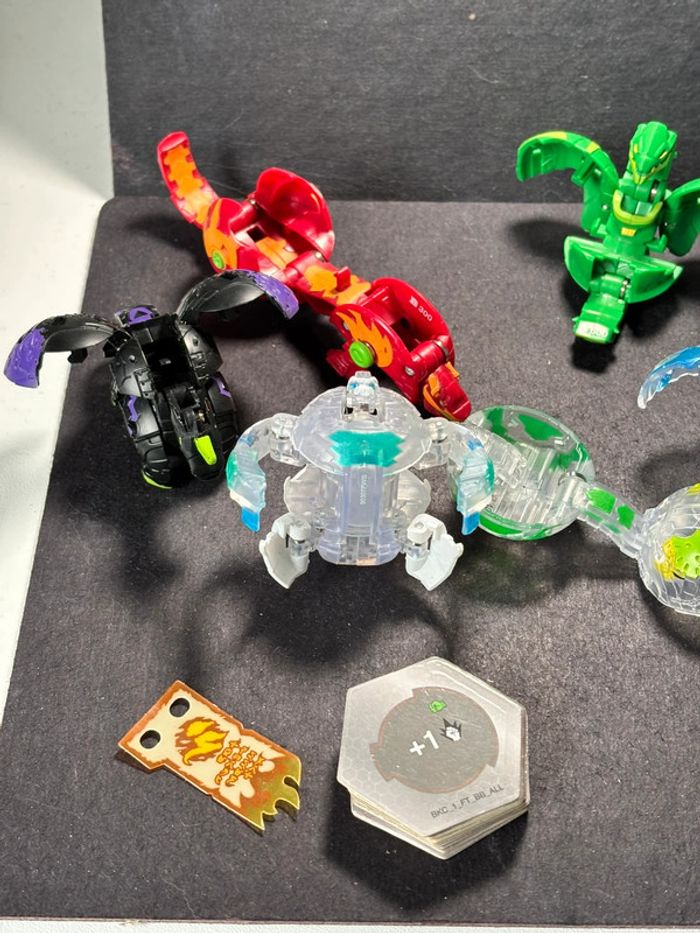 Lot de bakugan et accessoires - photo numéro 2