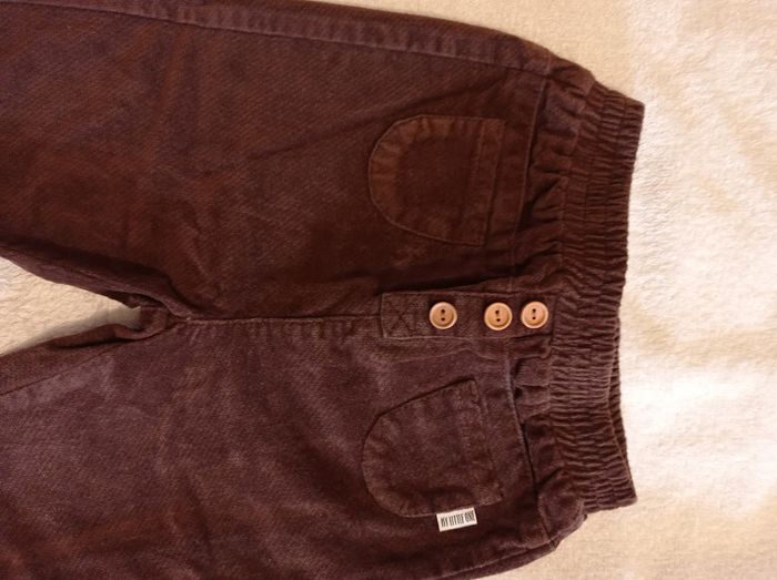 Pantalon marron en velours marque Kiabi taille 18 mois 77 82 cm
