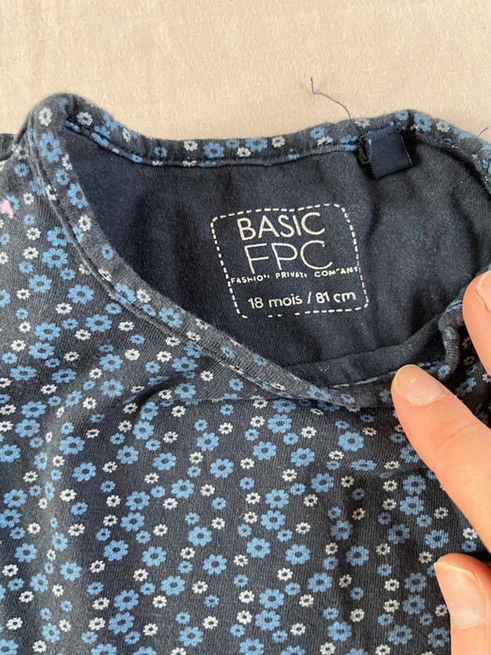 Robe bleue/noire fleurs 18 mois FPC - photo numéro 2