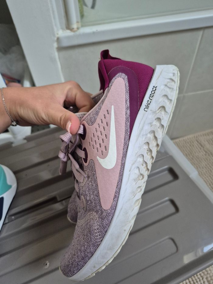 Baskets Nike taille 37,5 - photo numéro 3