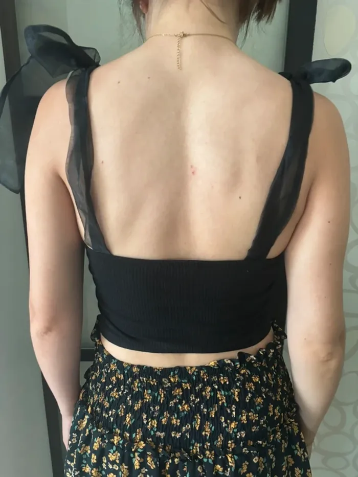 débardeur noir noeud en tulle aux épaules taille S zara - photo numéro 3