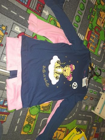 2 pyjama fille 5 ans (neuf)