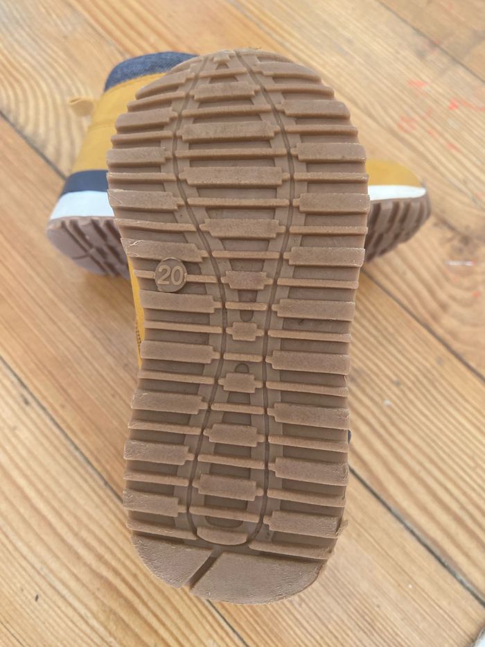 Baskets montantes taille 20 - photo numéro 4