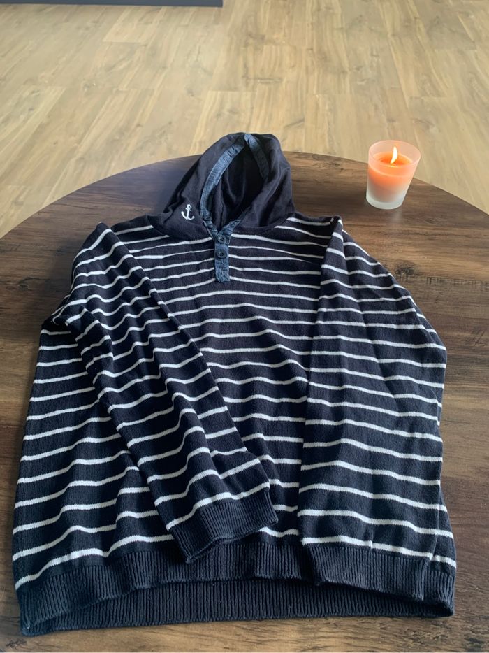 Pull à capuche