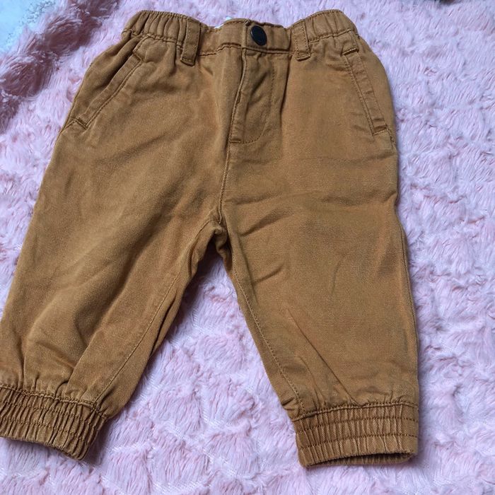 Jean taille 3 mois  Très bon état !