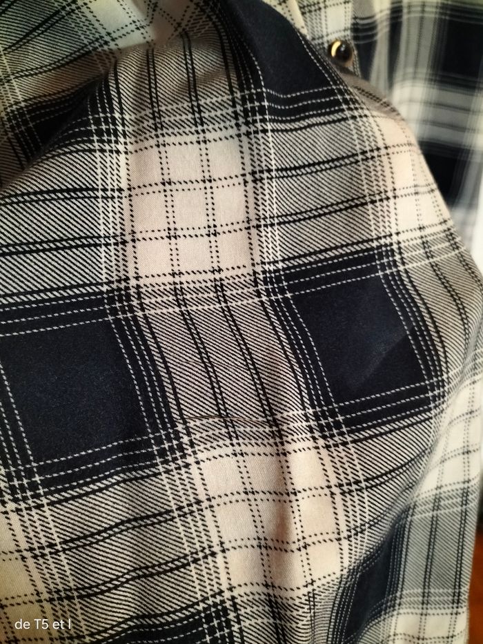 Chemises longues à carreaux taille M - photo numéro 3
