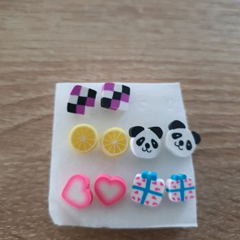 Lot boucles d'oreilles enfant