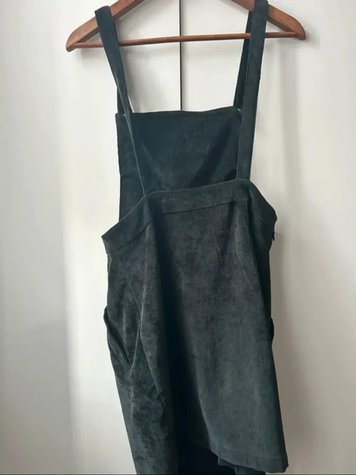 Salopette jupe noire – Taille M - photo numéro 2