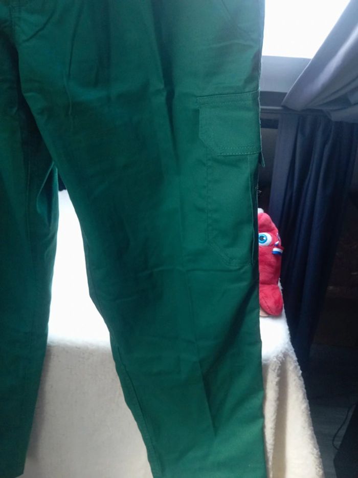 Pantalon de travail vert Multipoches Neuf Taille élastique 38-40 cm - photo numéro 4