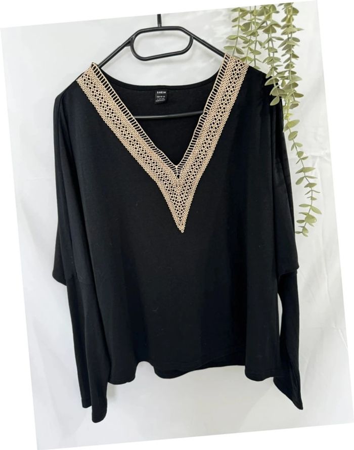 Blouse noire col V dentelle crochet taille L - photo numéro 2