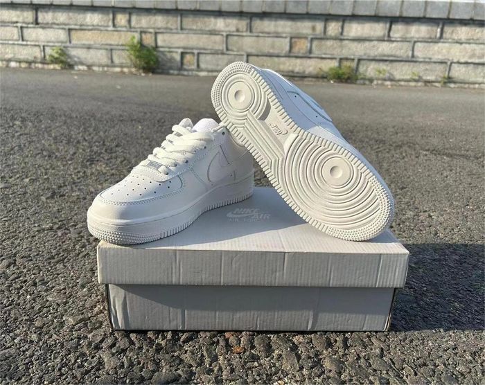 Nike Air Force 1 Low '07 White 39 - photo numéro 3