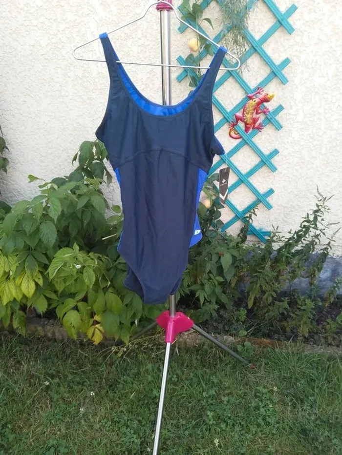 Maillot de bain taille 44 Athlitech neuf - photo numéro 2