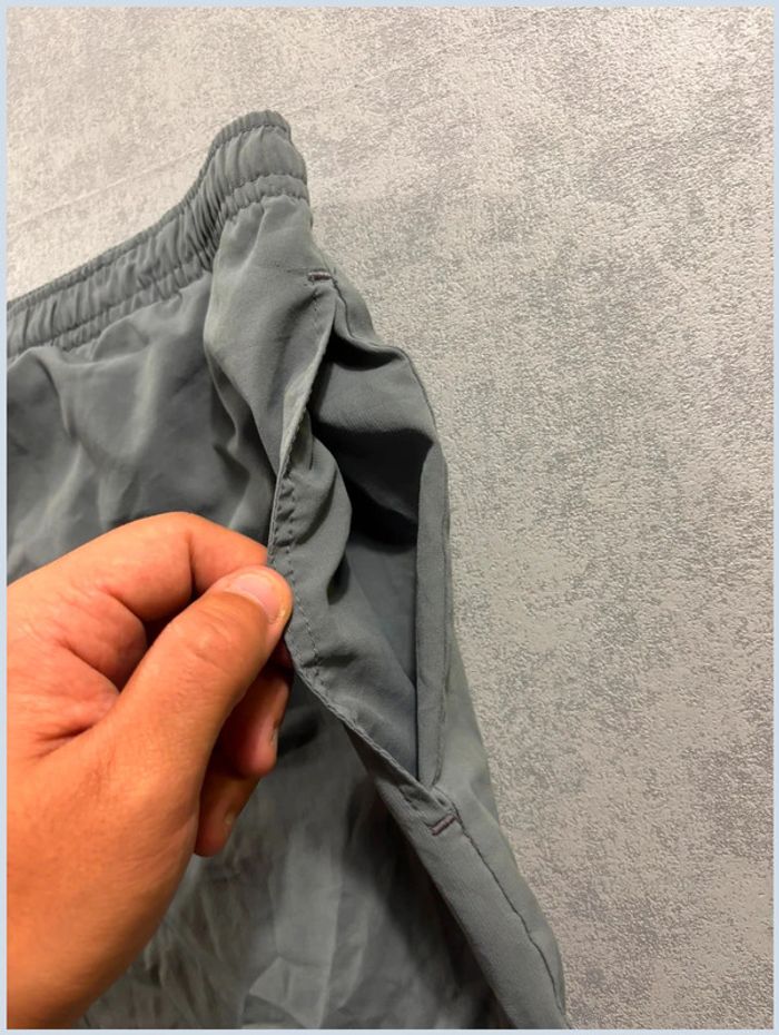 Short Nike Gris logo brodé Taille XL - photo numéro 4