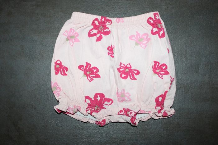 Short cache couche taille 1 mois 50-54 cm - photo numéro 2