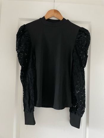 Haut noir manches longues dentelle